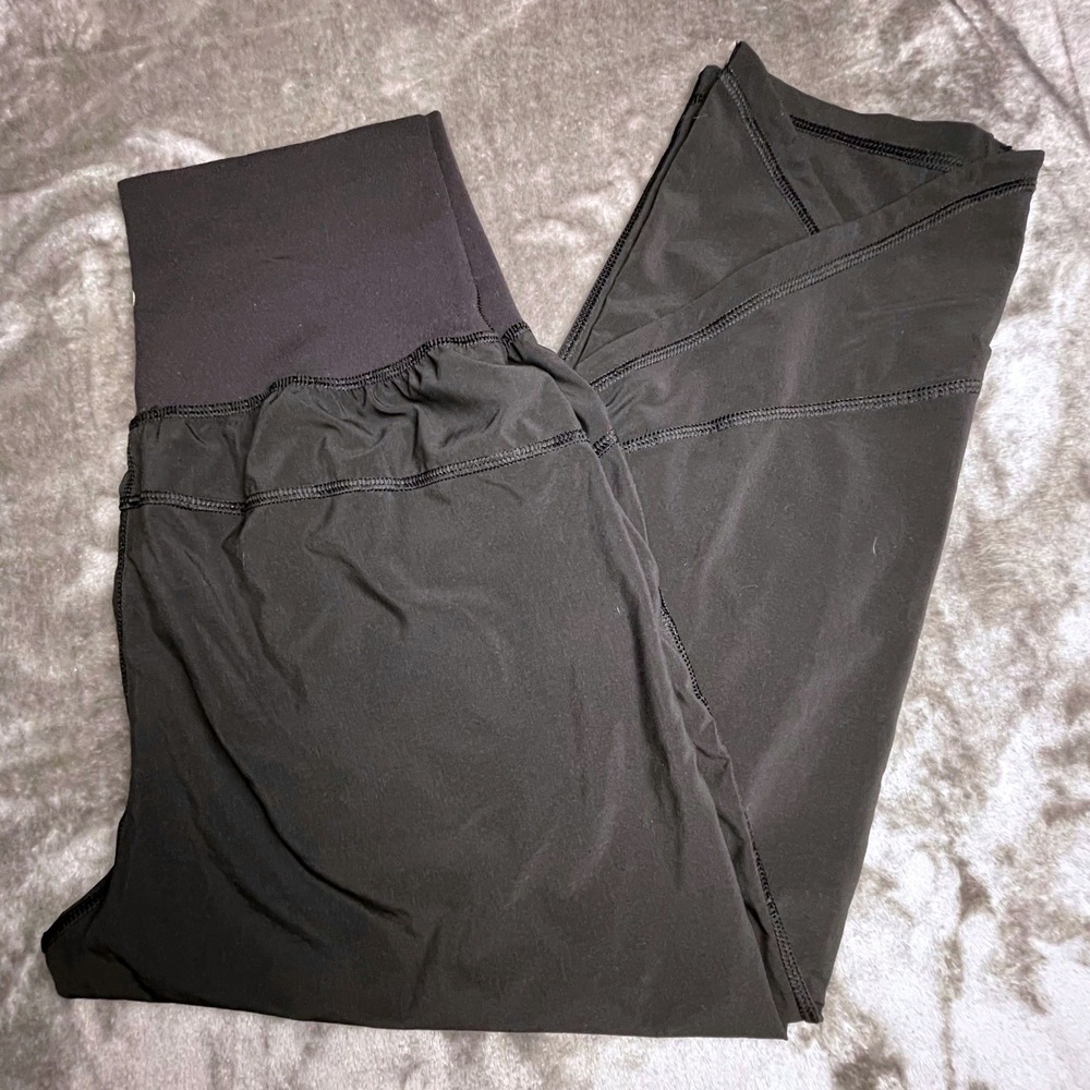 Lululemon Joggers Womens 8 Black‎ High Rise Cropped Tulip Hem